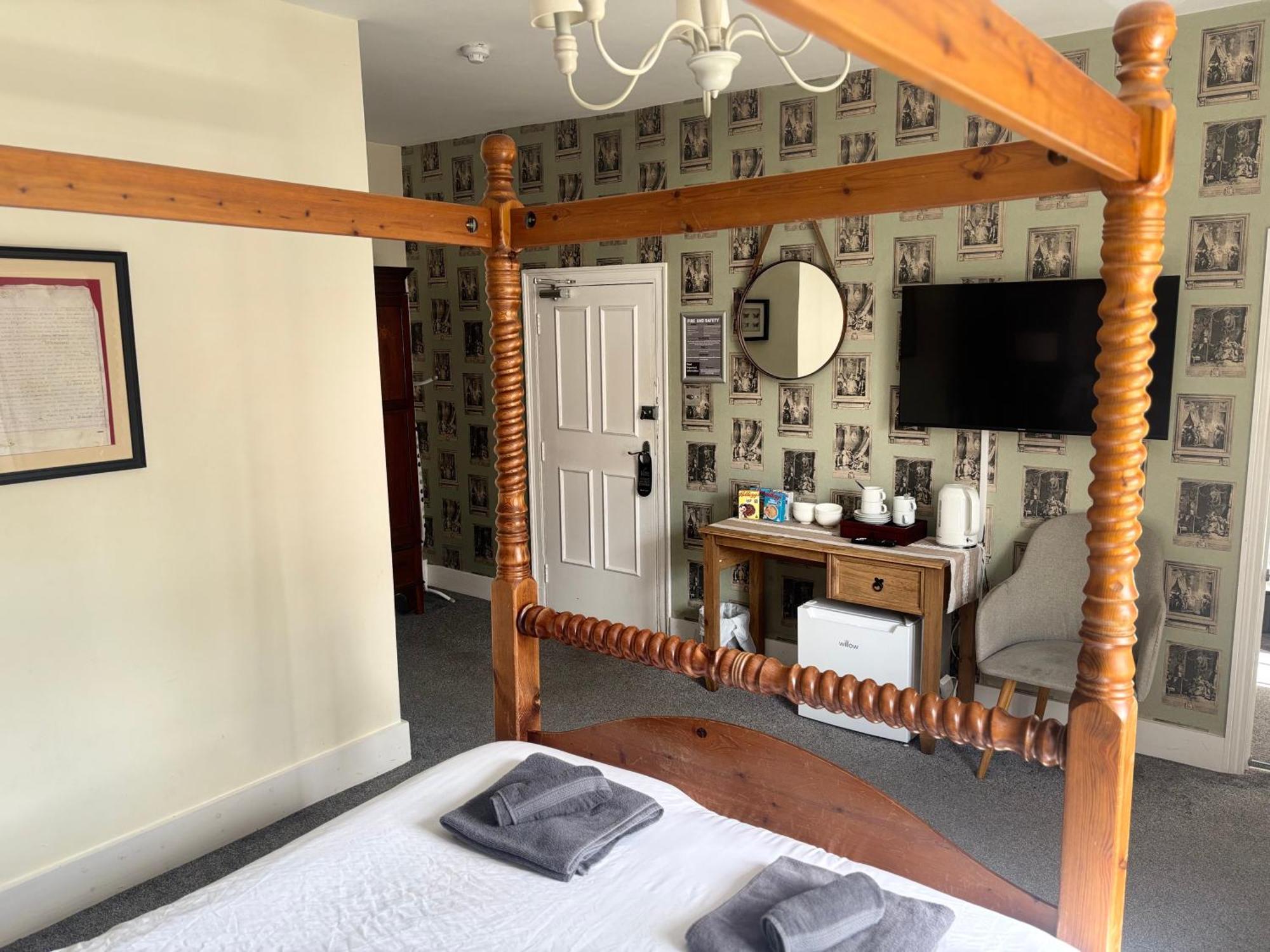 Three Tuns Ashwell Bed & Breakfast Exterior photo